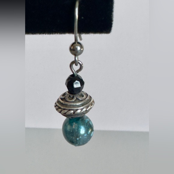 BEAUTIFUL SILVER & BLUE EARRINGS - Picture 7 of 7